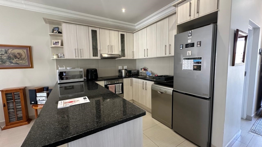 2 Bedroom Property for Sale in Parklands North Western Cape